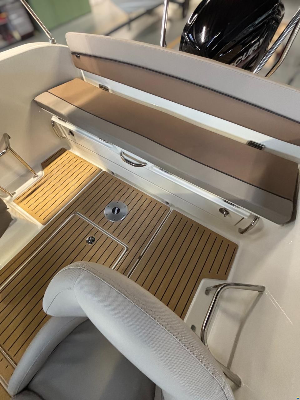 Quicksilver 555 Bowrider