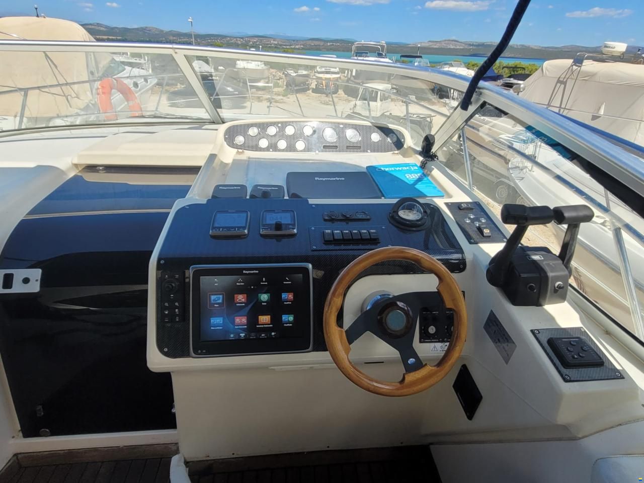 Sealine S34