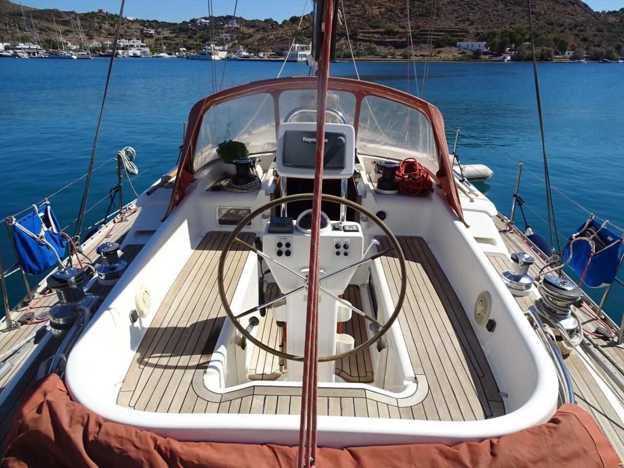 Oyster 485 Deck Saloon