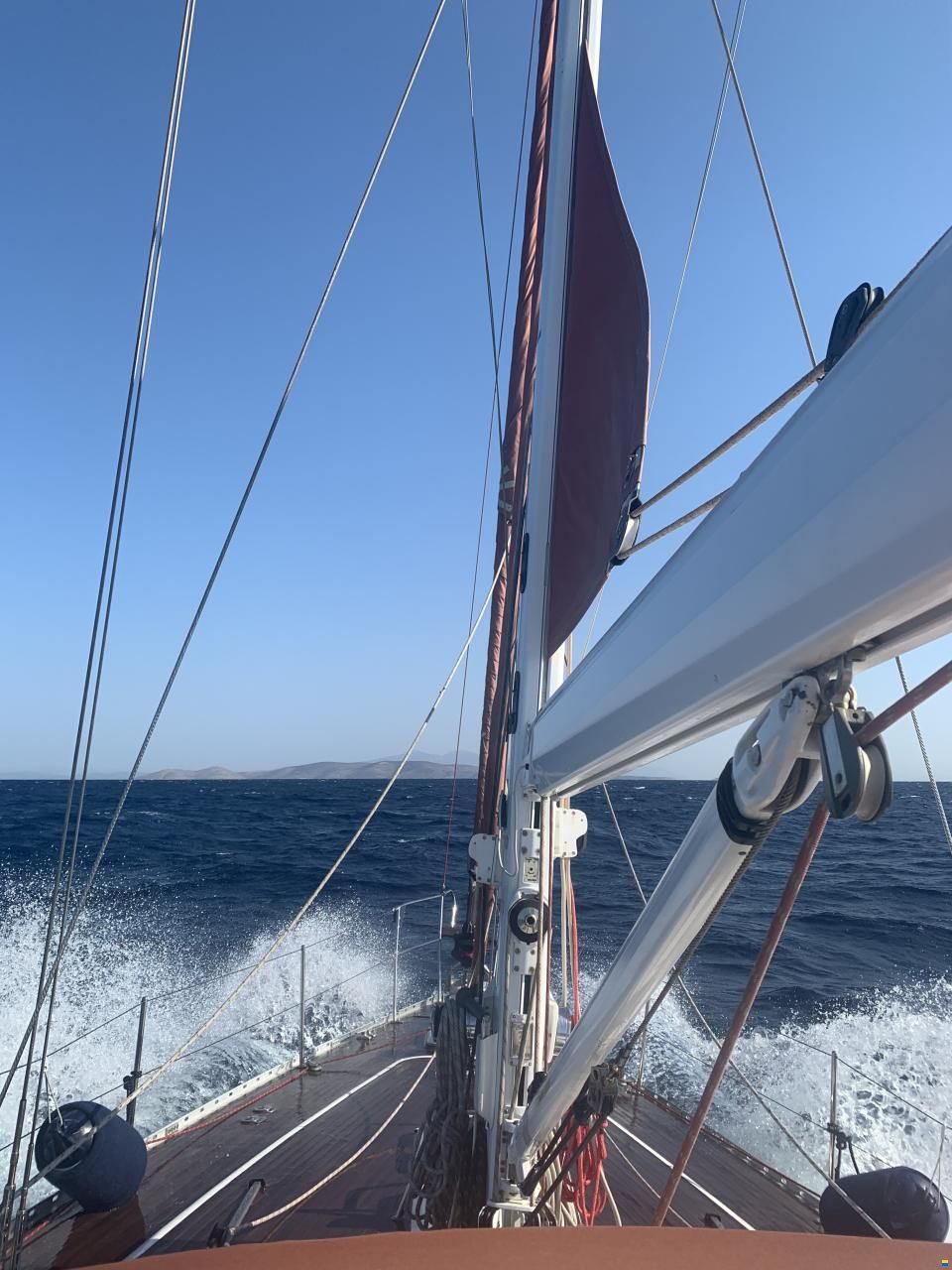 Oyster 485 Deck Saloon