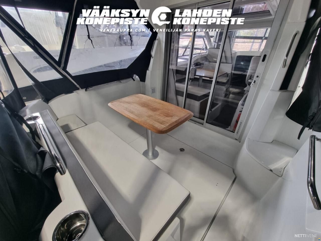Beneteau Antares 8