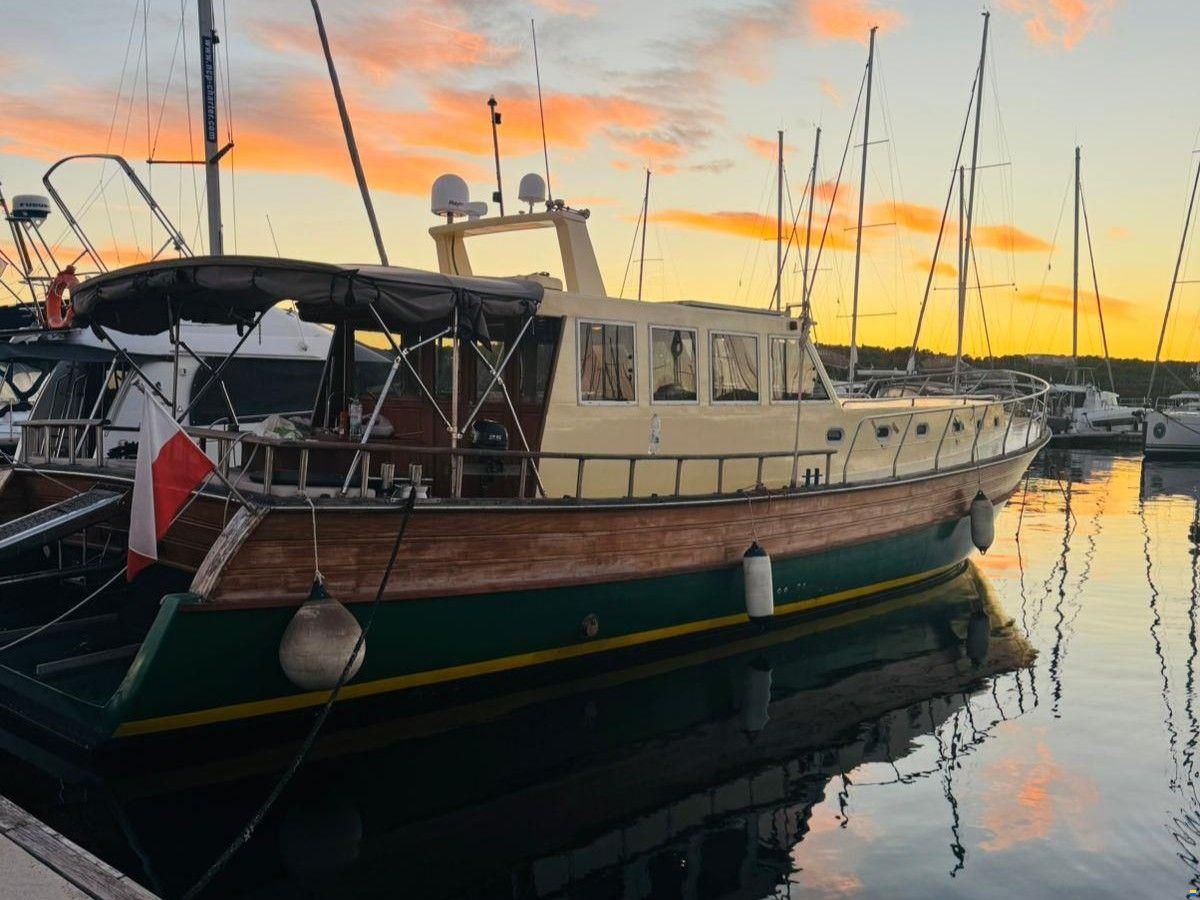 &Ouml;zmarmarine Custom Wooden Yacht