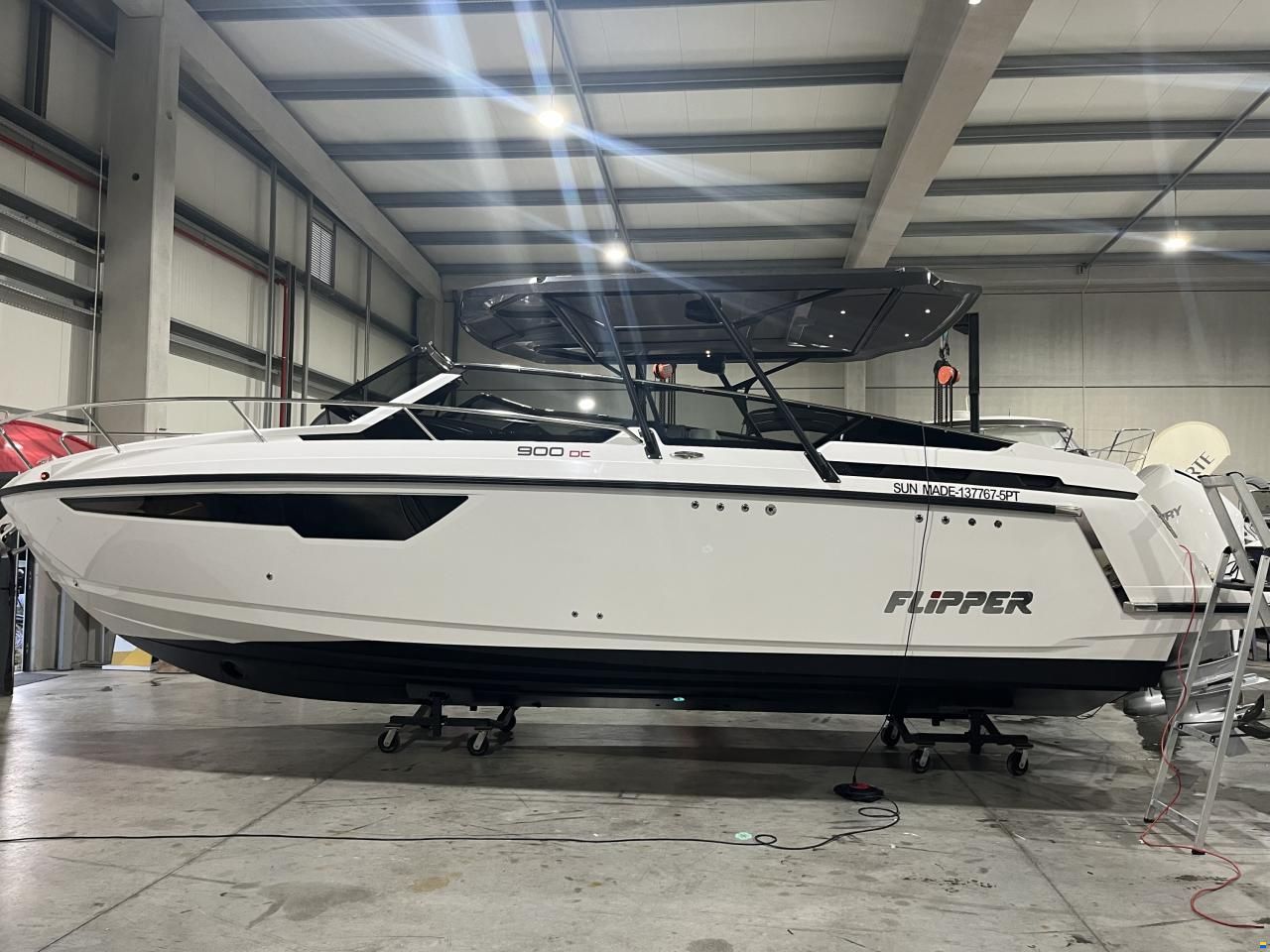 Flipper DC 900