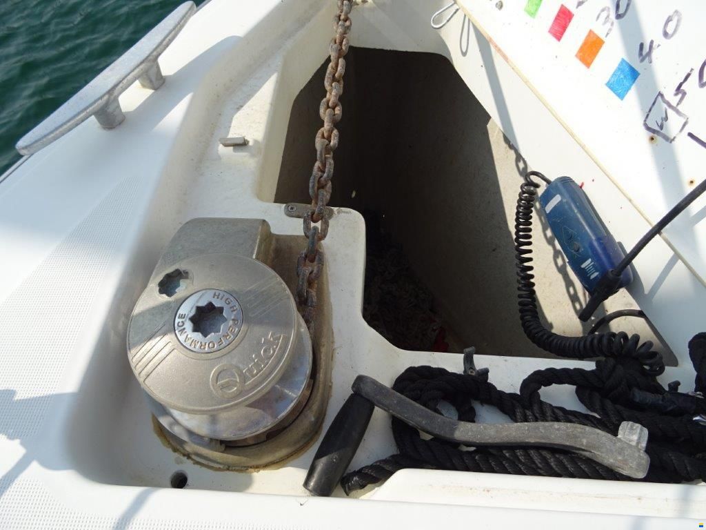 Beneteau Oceanis 37