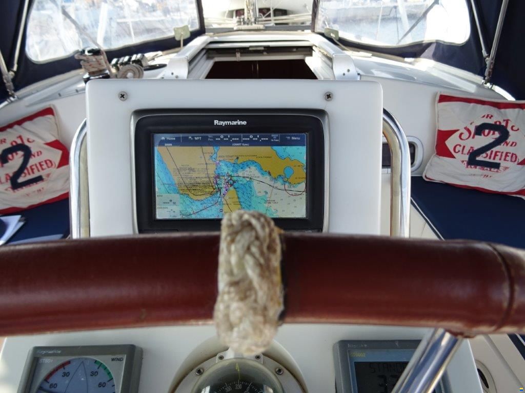 Beneteau Oceanis 37