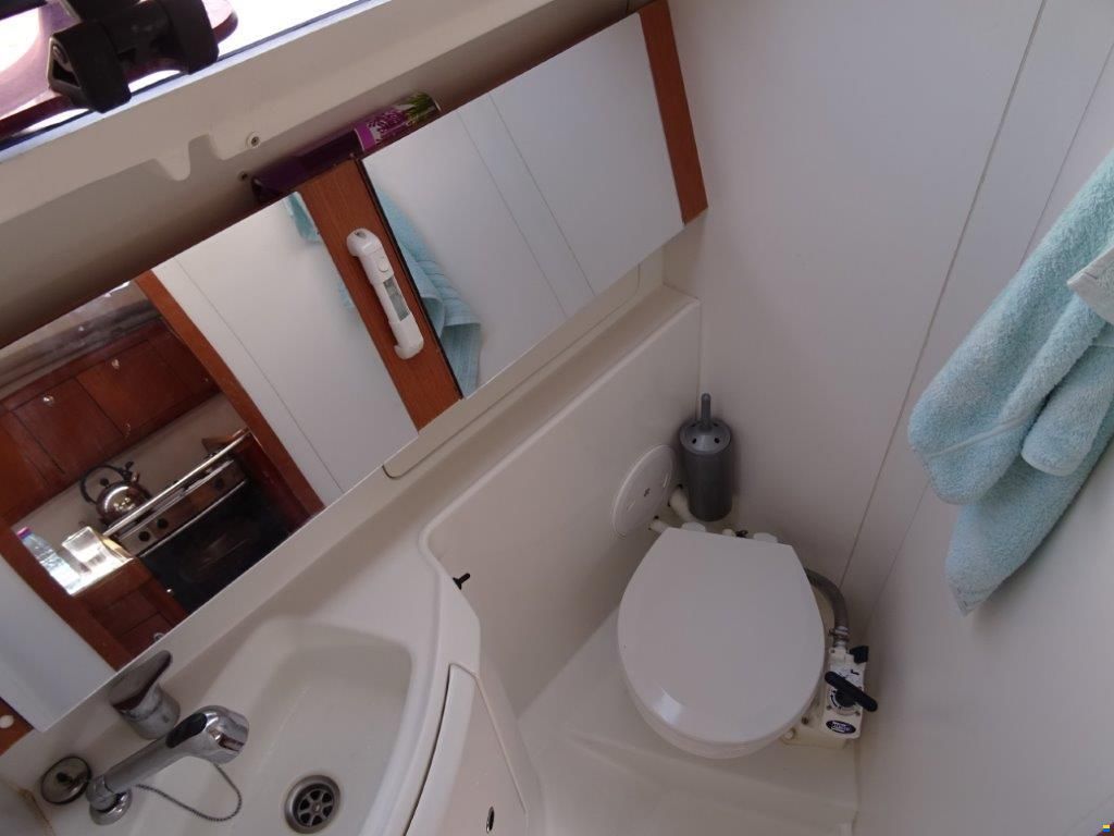 Beneteau Oceanis 37