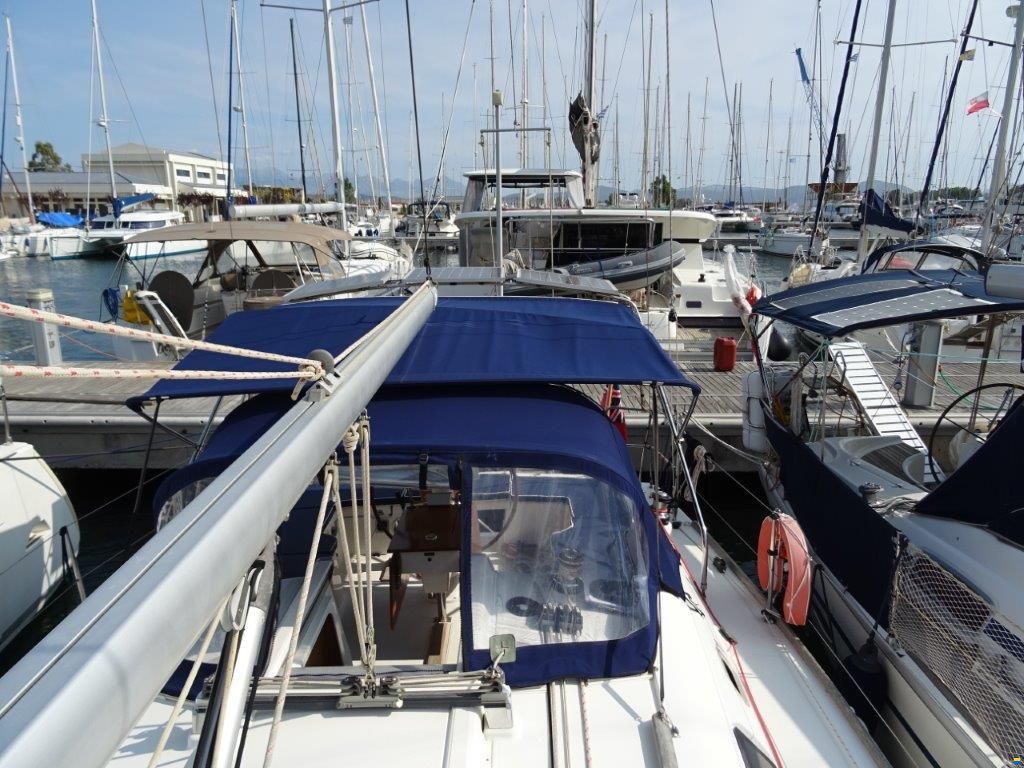 Beneteau Oceanis 37