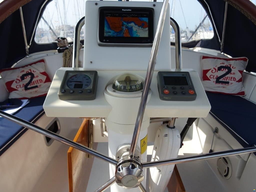 Beneteau Oceanis 37