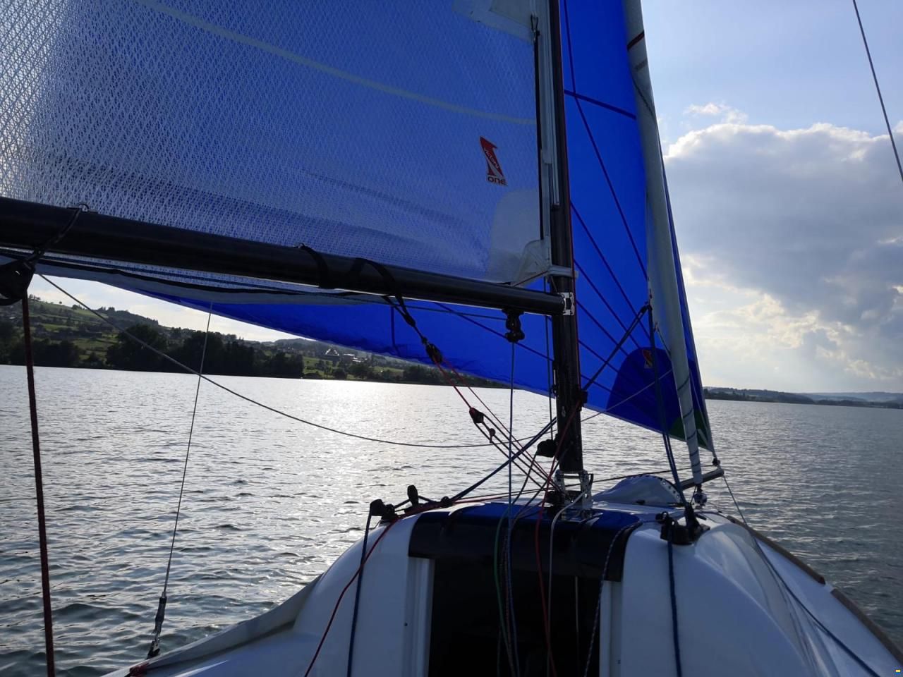 Seascape 18 / First 18 SE