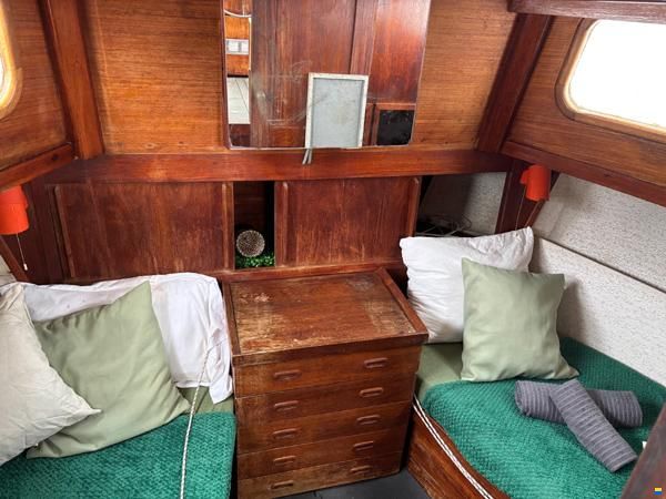 Nauticat 33