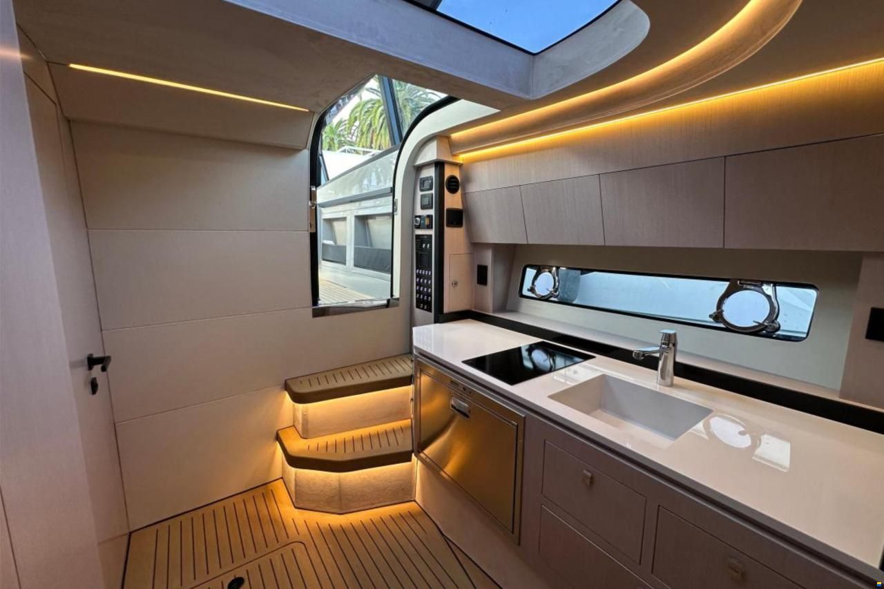 Focus Motor Yacht 3X