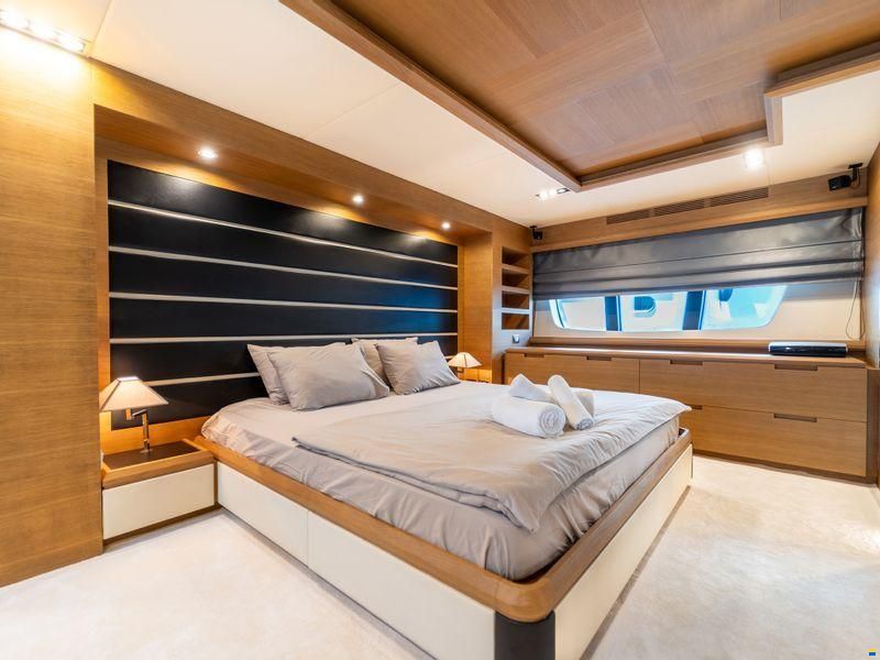 Azimut L98