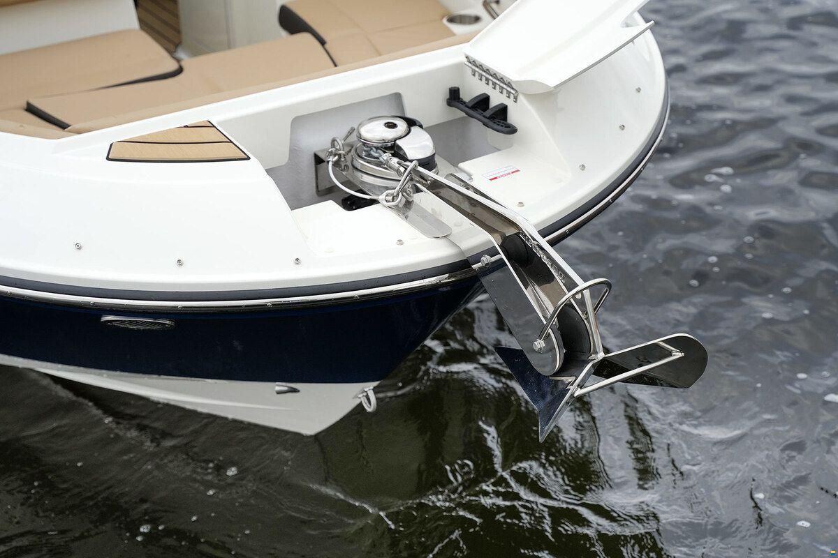Sea Ray SDX 230