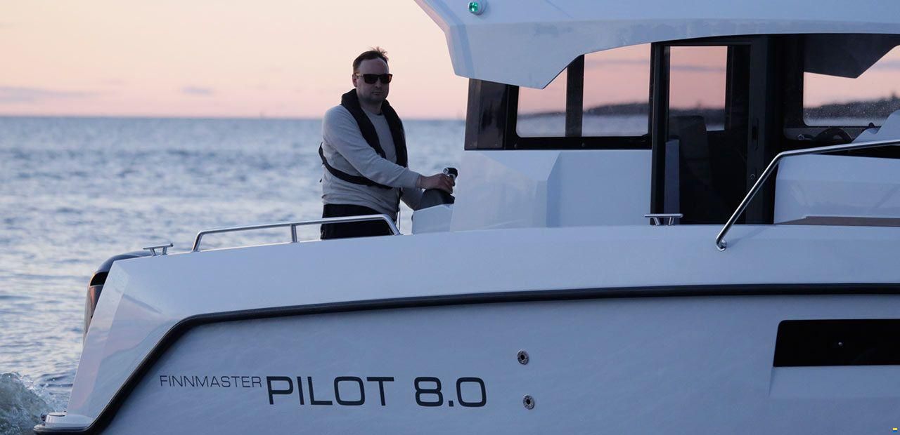 Finnmaster Pilot 8 - 2 X 150 HP Yamaha
