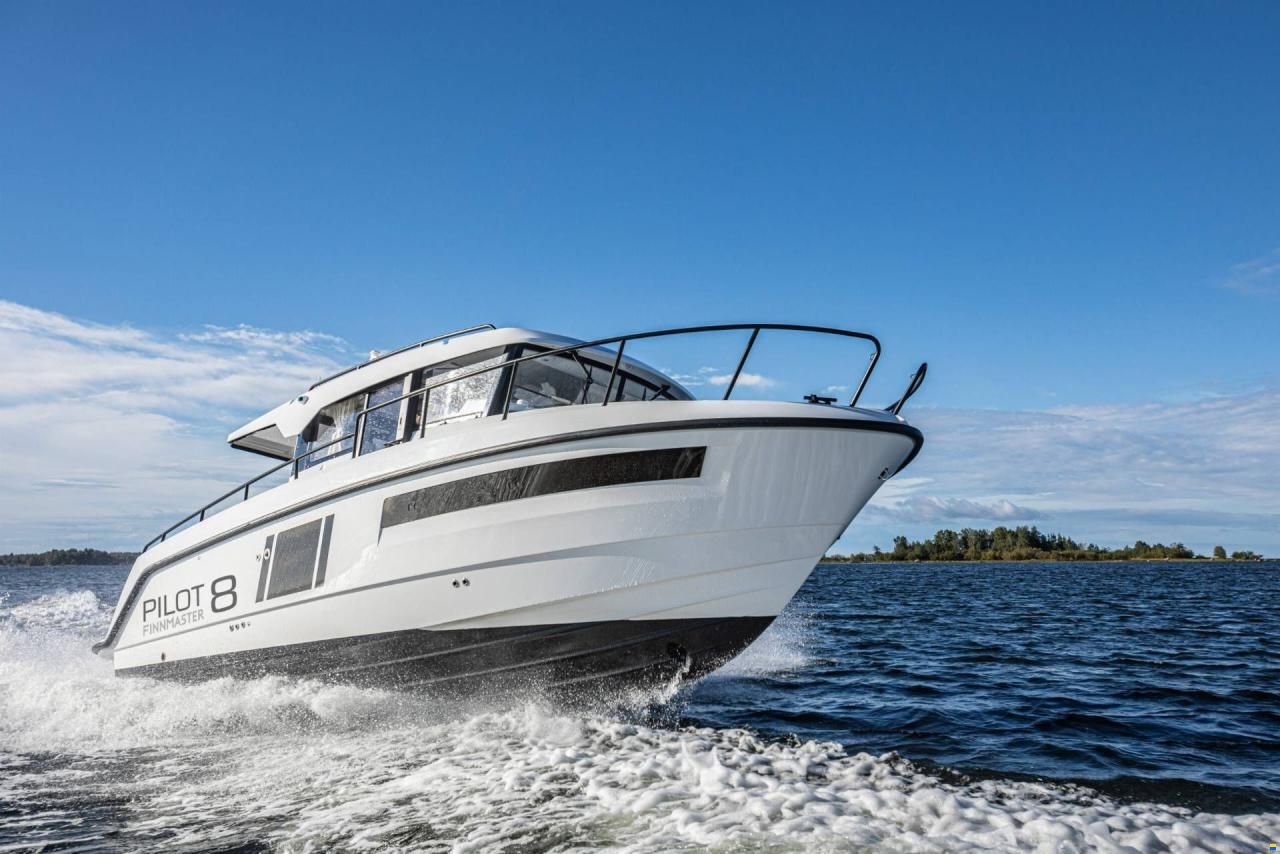 Finnmaster Pilot 8 - 2 X 150 HP Yamaha