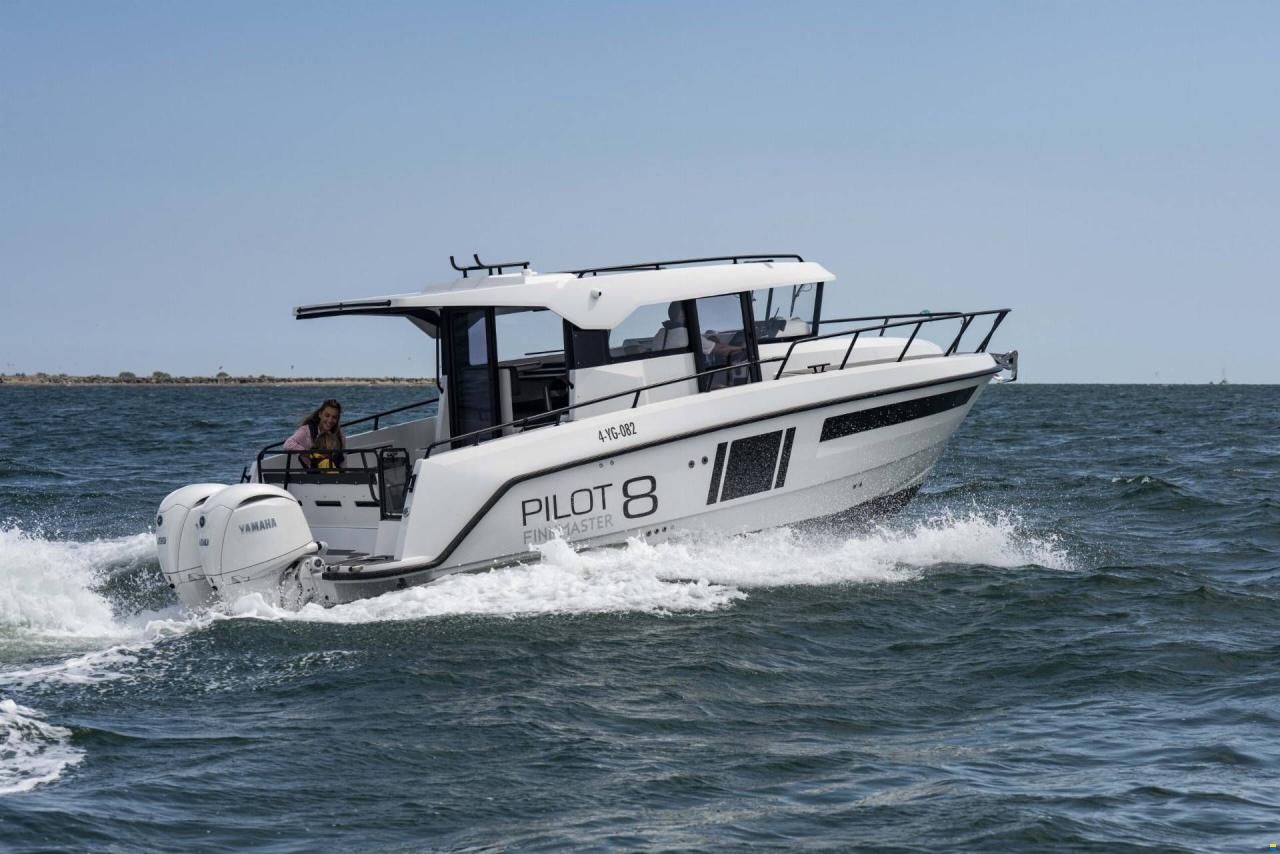 Finnmaster Pilot 8 - 2 X 150 HP Yamaha