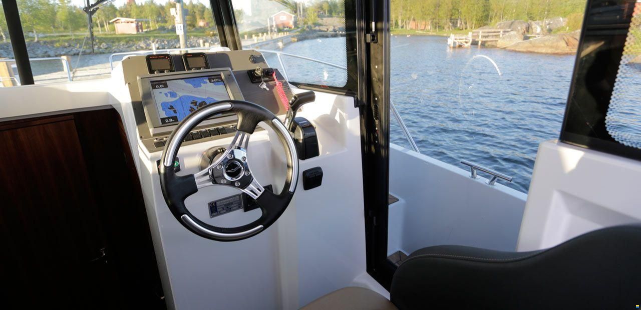 Finnmaster Pilot 8 - 2 X 150 HP Yamaha