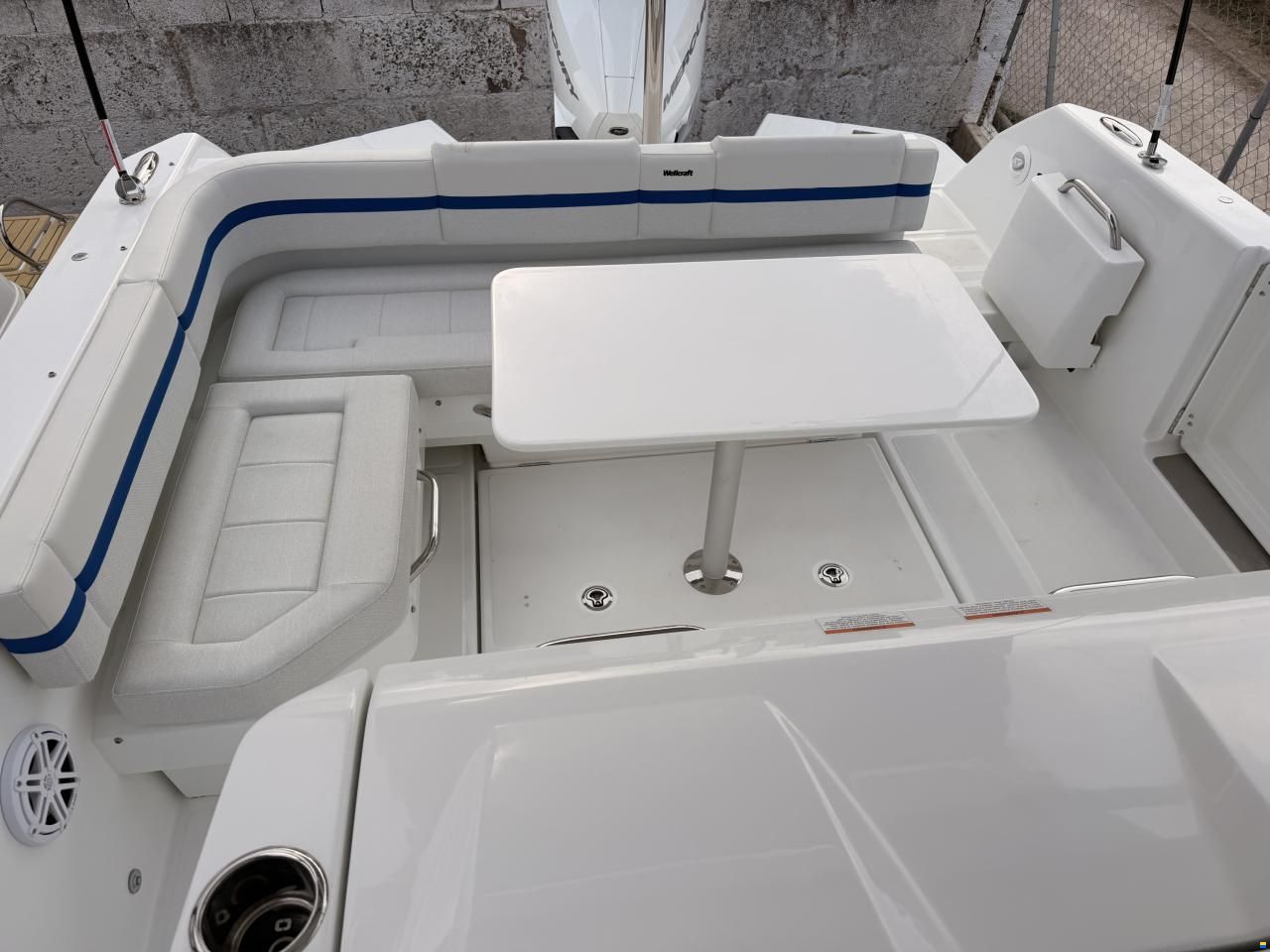 Wellcraft 28 T-TOP