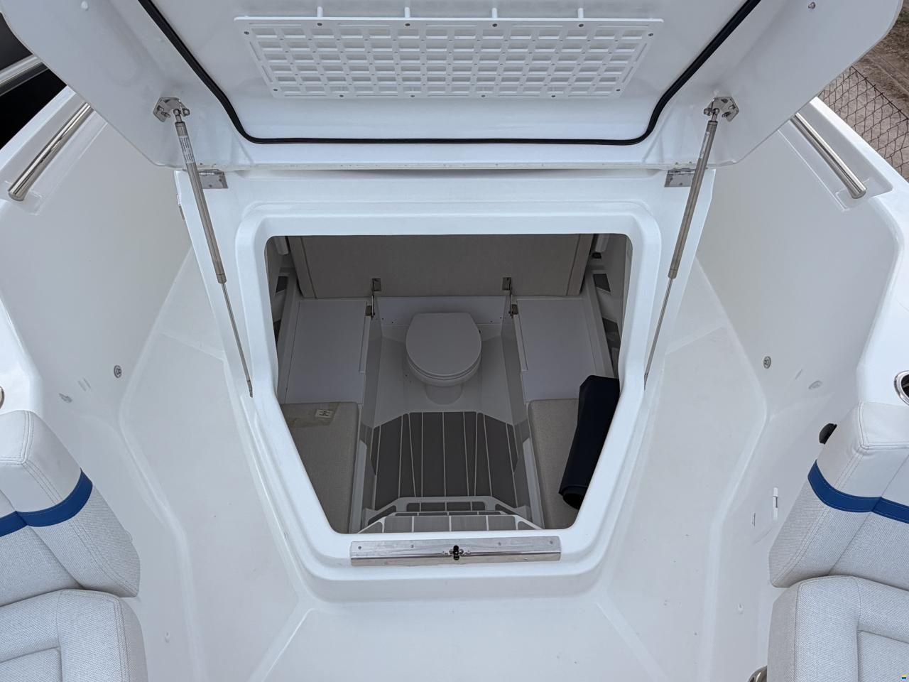 Wellcraft 28 T-TOP