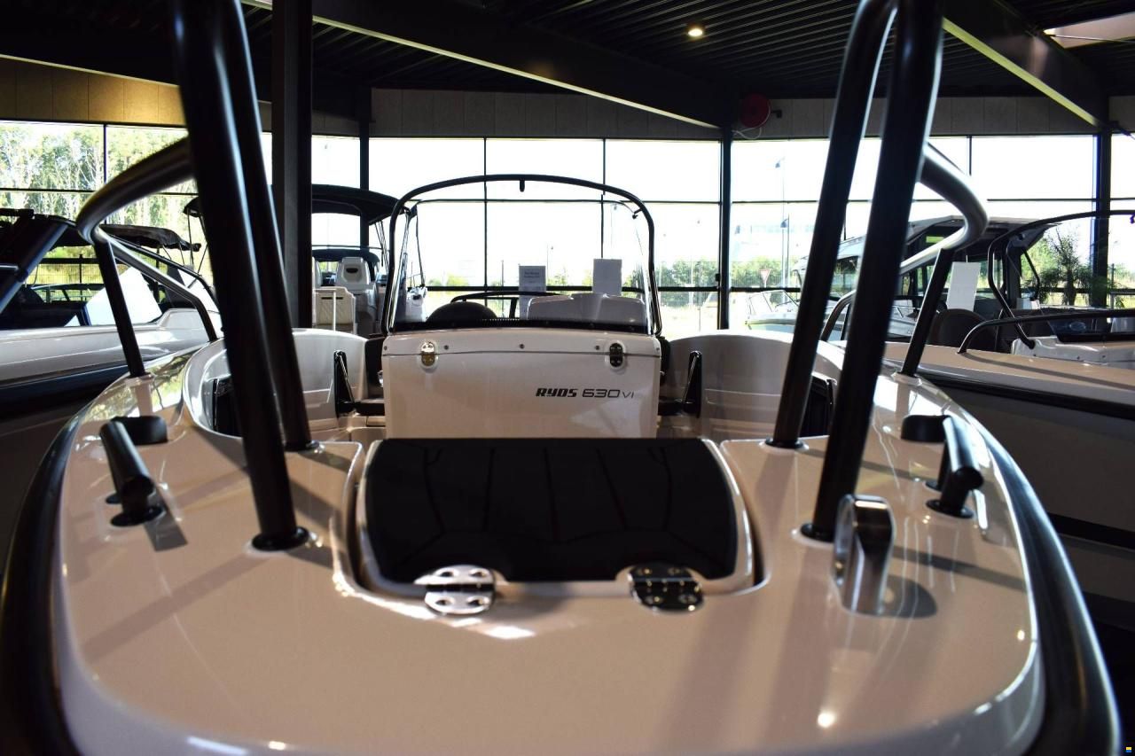 Ryds 630VI Mid C - 115 HP Yamaha