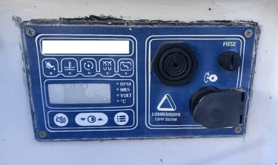 Plusieurs Moteurs inboard et hors-bord