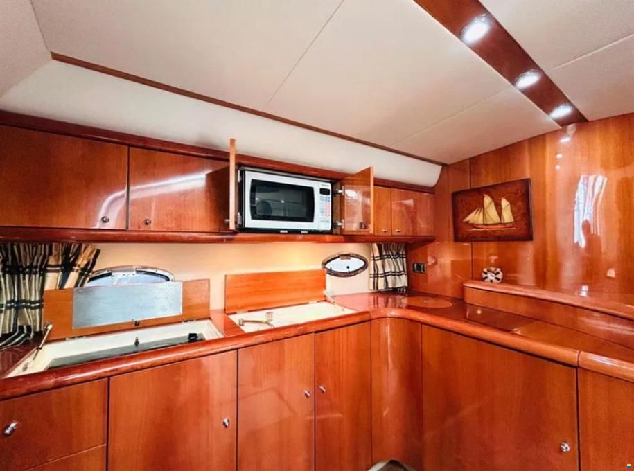 Sunseeker Camargue 53