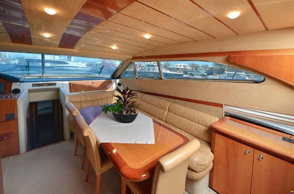 Ferretti 680