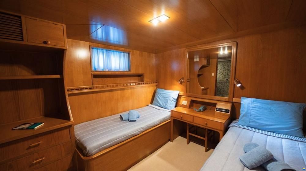 Perama Steel Cruiser 30m