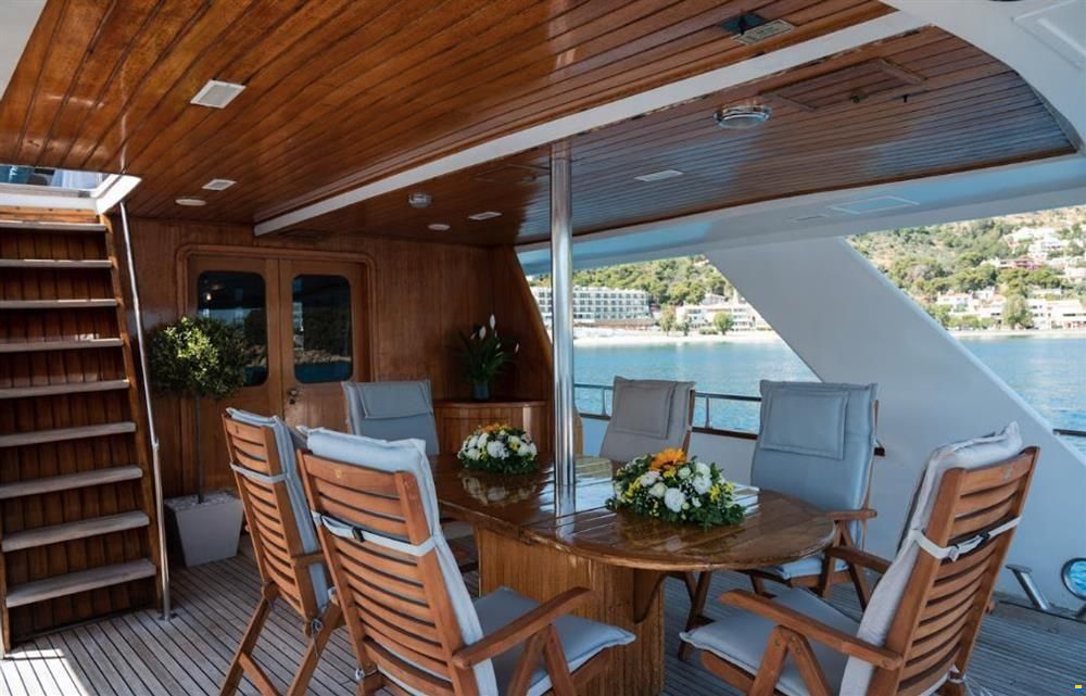 Perama Steel Cruiser 30m