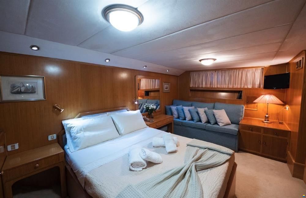 Perama Steel Cruiser 30m
