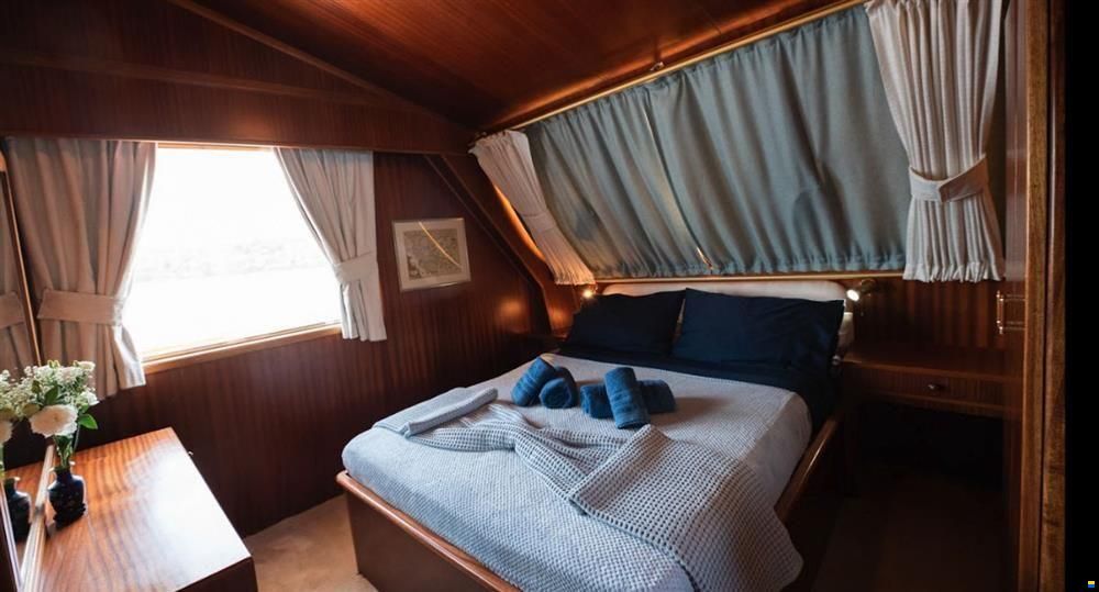 Perama Steel Cruiser 30m
