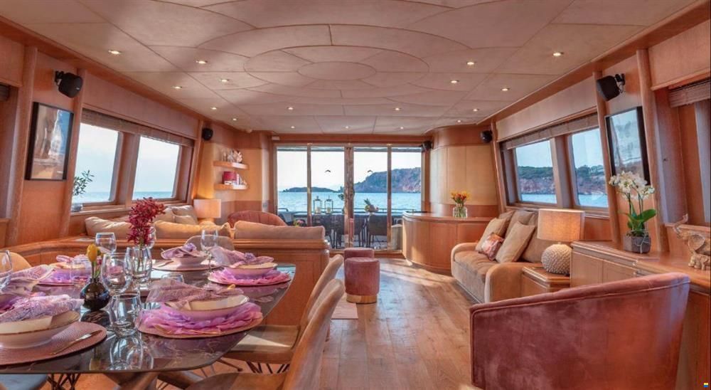 Admiral Boats 90