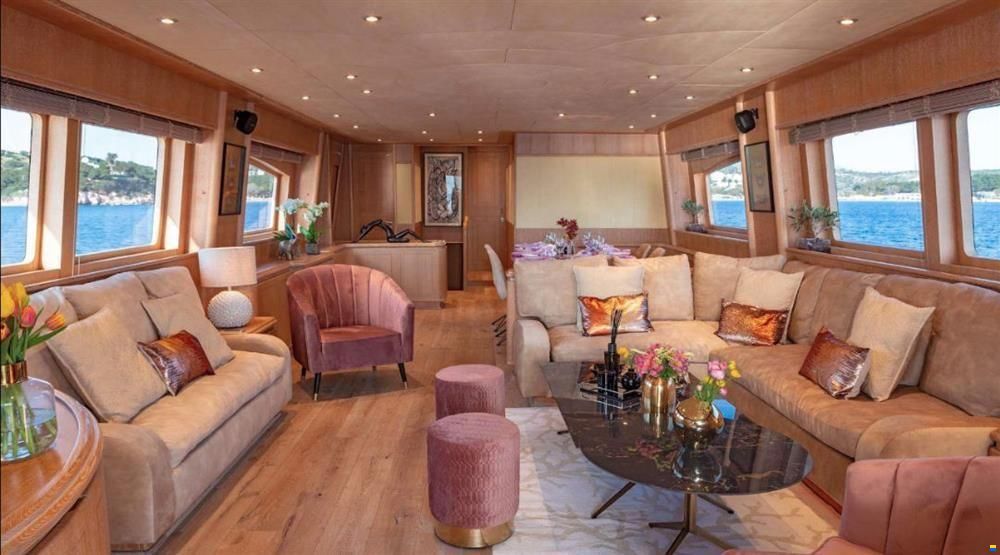 Admiral Boats 90