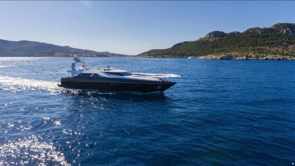 Devonport Yachts 42m.