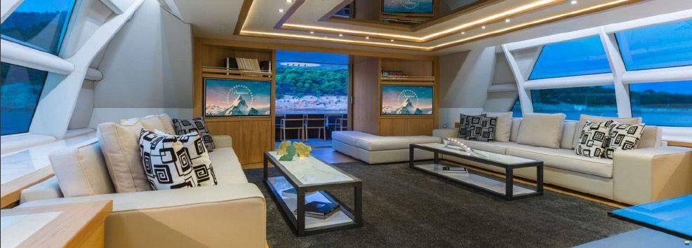 Devonport Yachts 42m.