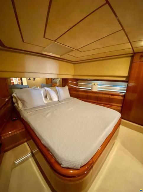 Ferretti 80