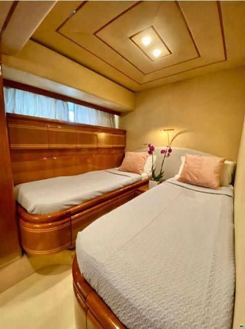 Ferretti 80