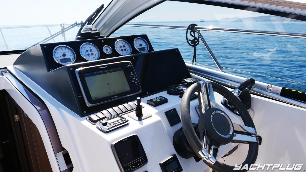 Sealine S330