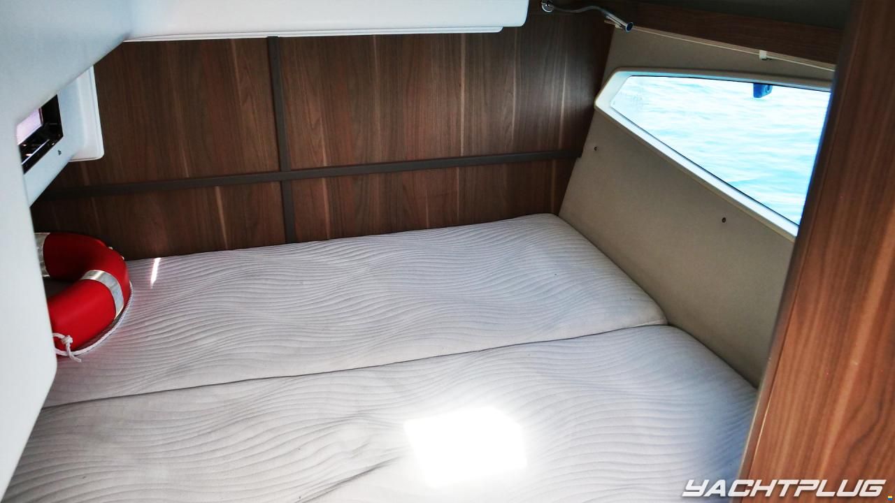 Sealine S330
