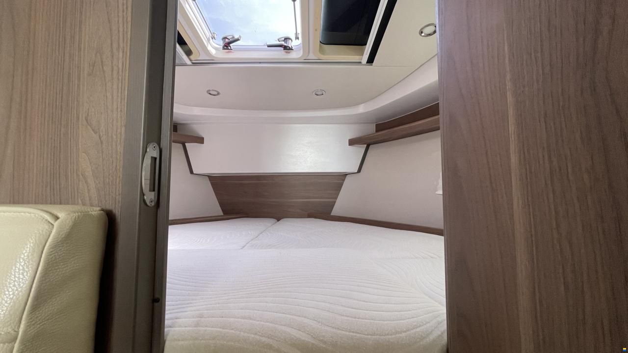 Sealine S330