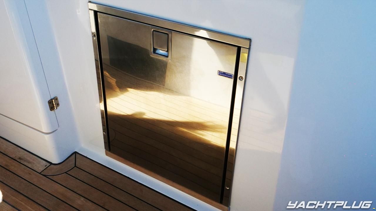 Sealine S330