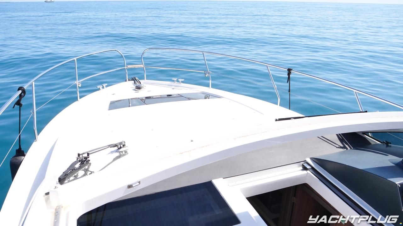 Sealine S330