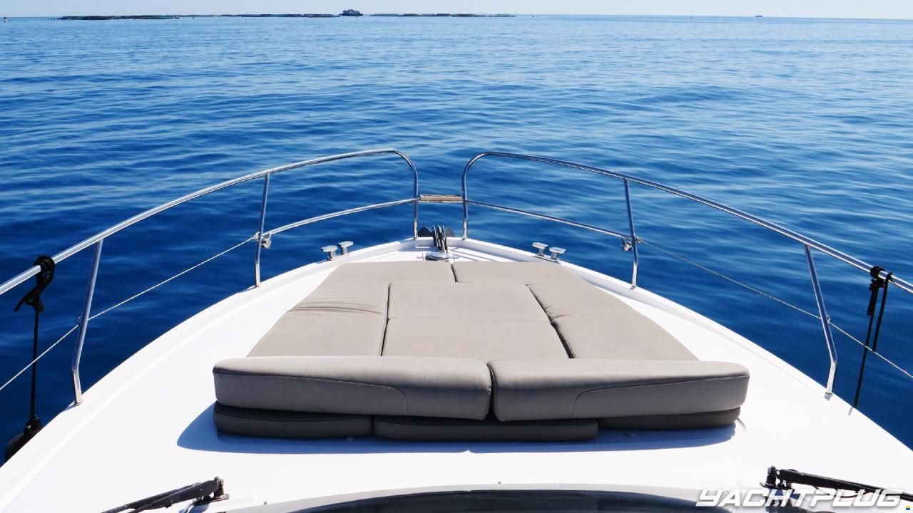 Sealine S330
