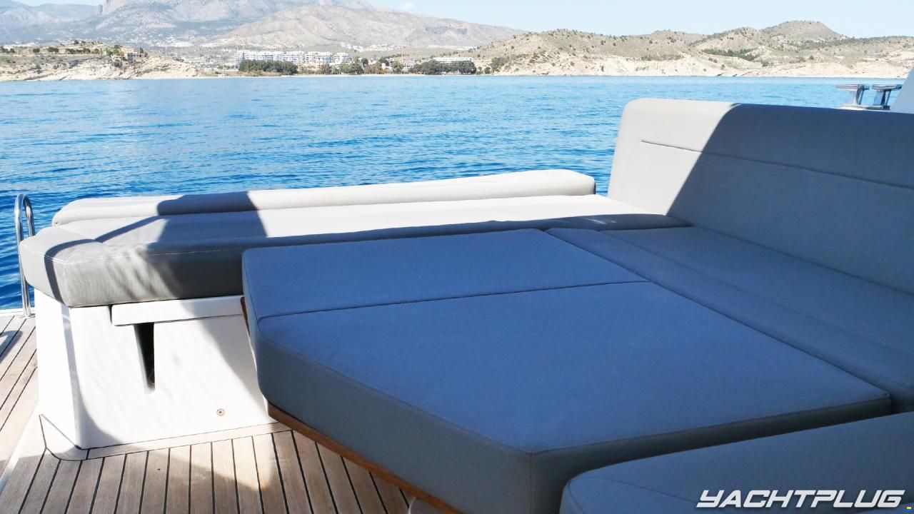 Sealine S330