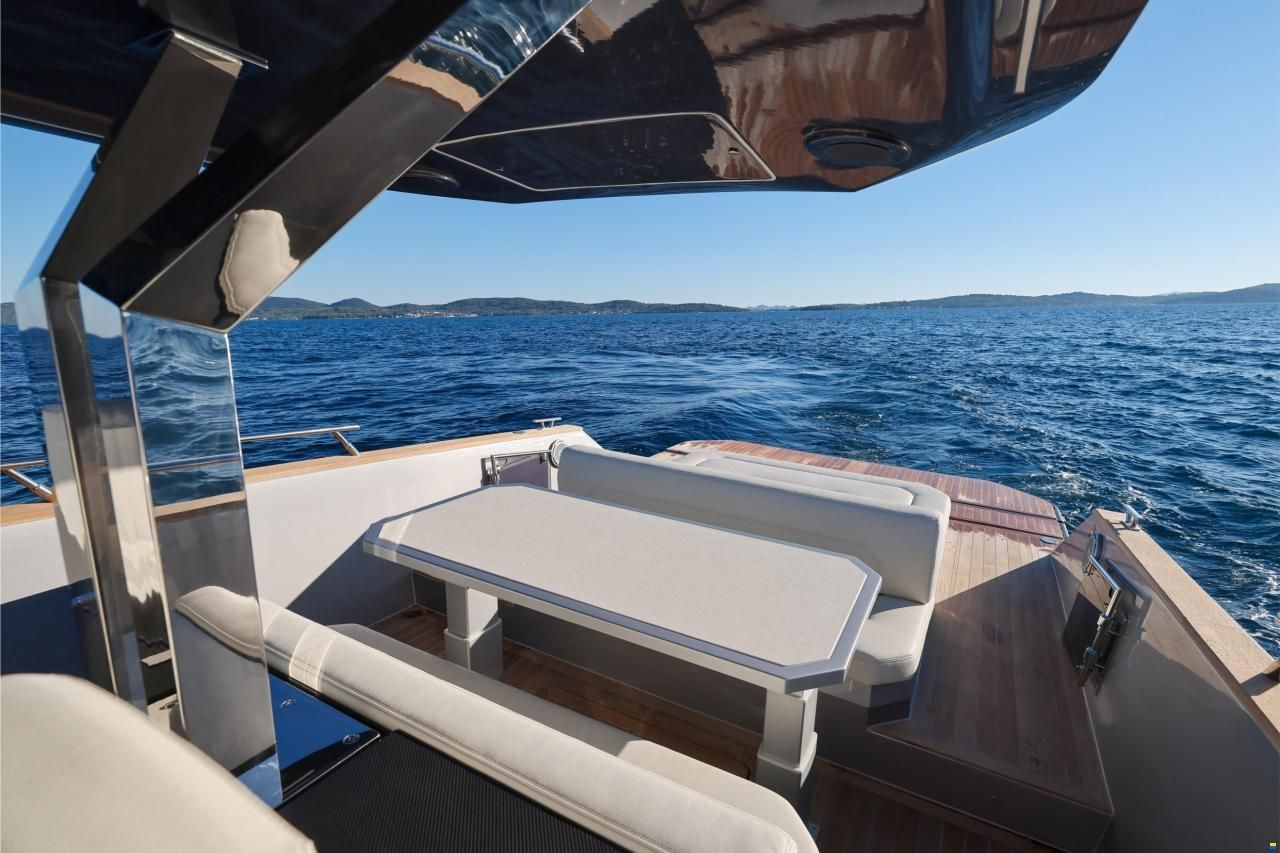 Focus Motor Yacht Forza 37