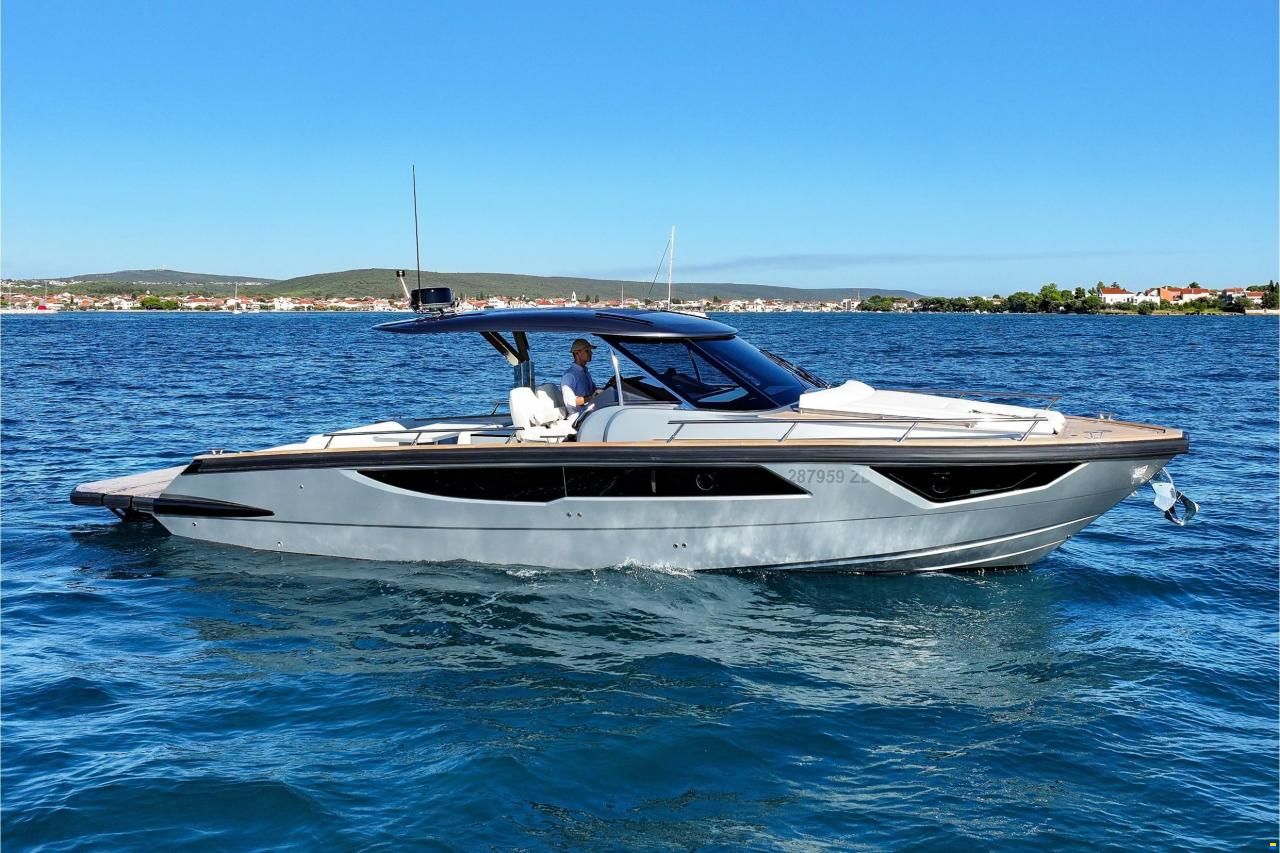 Focus Motor Yacht Forza 37