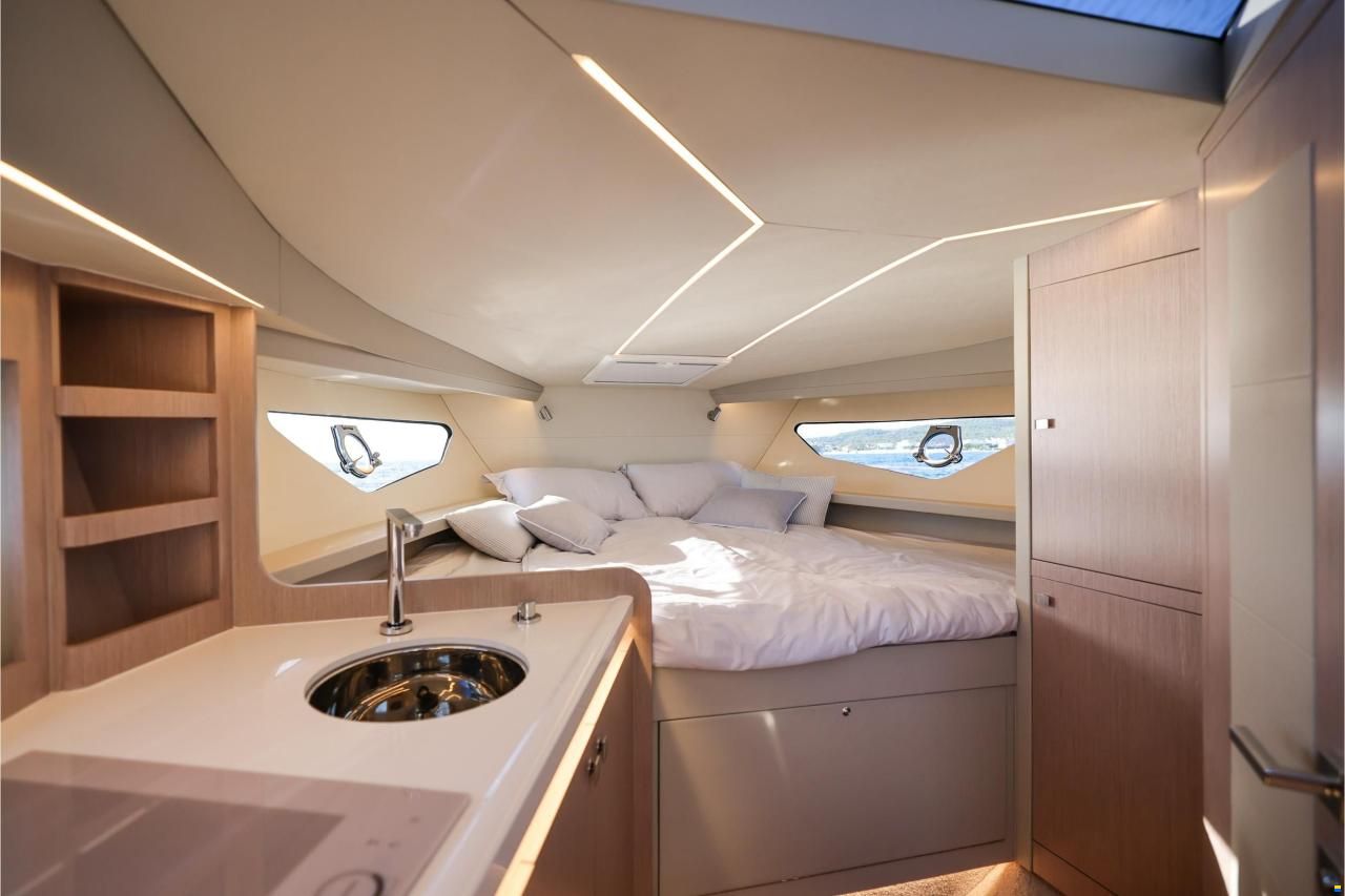 Focus Motor Yacht Forza 37