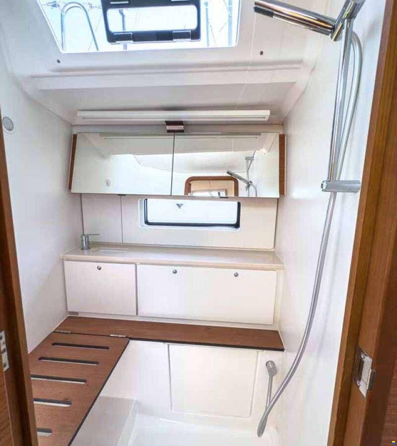Dufour 44