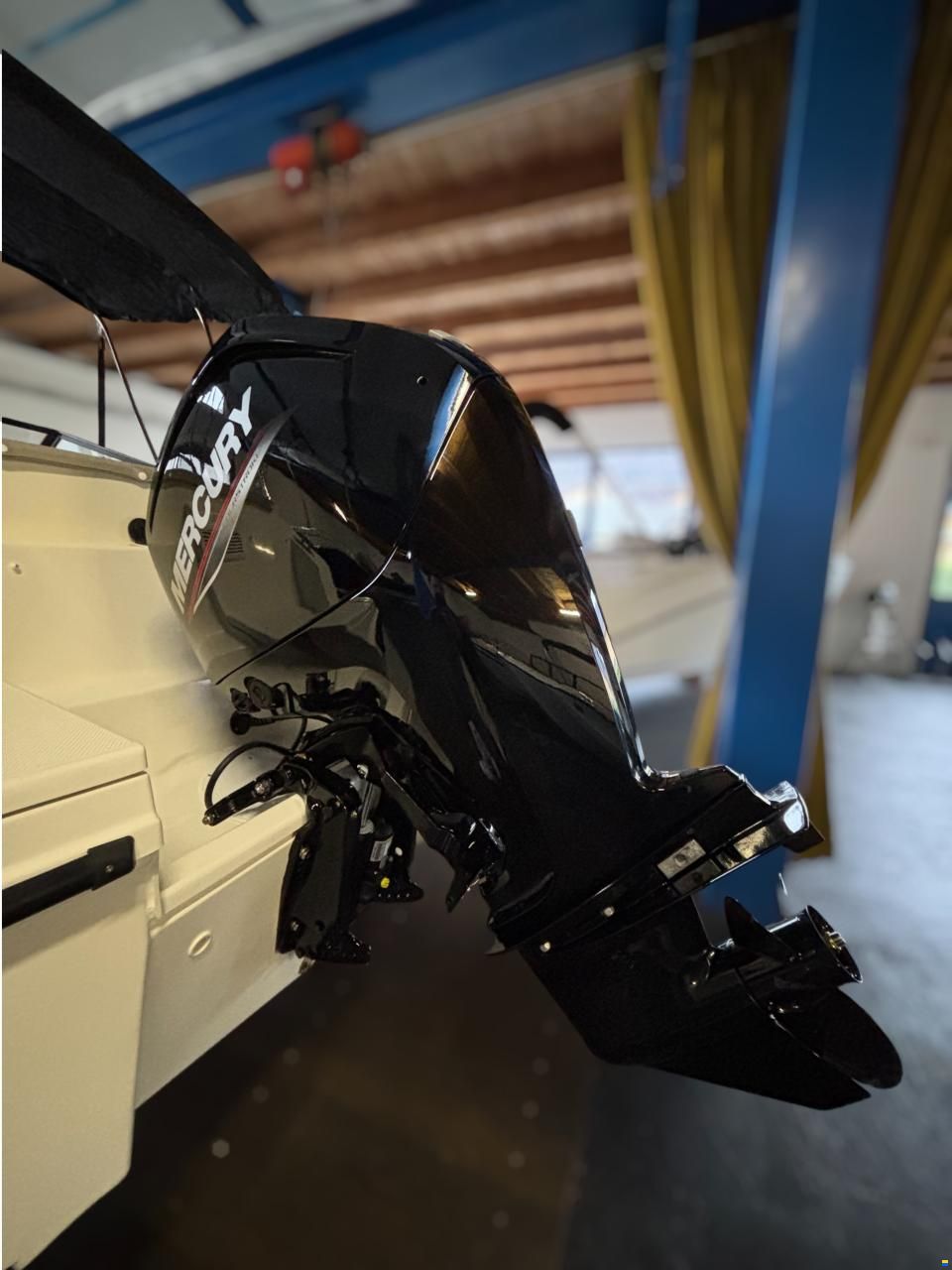 Quicksilver 555 Bowrider