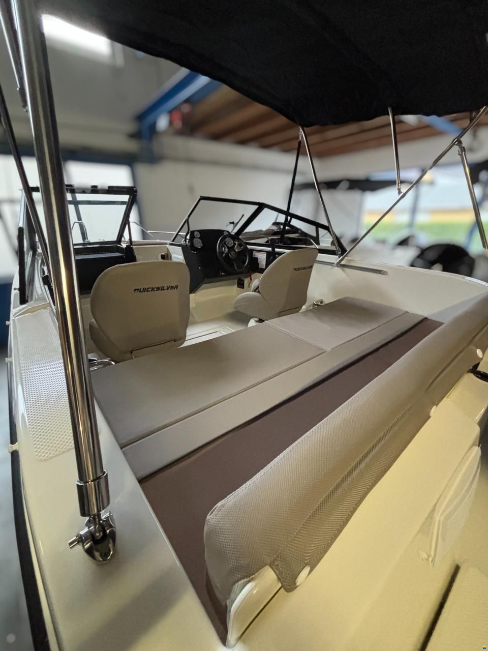 Quicksilver 555 Bowrider